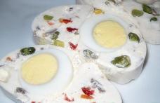 Ruladă aperitiv din brânză dulce