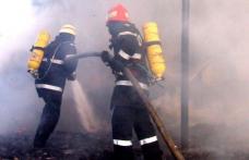  Locuinţă distrusă de o lumânare uitată aprinsă