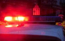 Trei persoane accidentate în urma unei manevre greșite