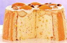 Tort cu caise şi cremă de coniac