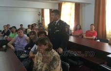 Instructaj din partea ISUJ Botoșani, în domeniul situaţiilor de urgenţă la sediul DGAPCS Botoșani - FOTO