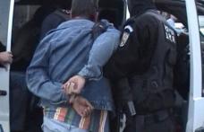 Doi tineri urmăriți la nivel naţional, depistați de poliţiştii botoșăneni