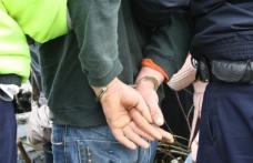 Metoda „colii de hârtie”, ultima modă printre hoţii care acţionează în plin sezon estival