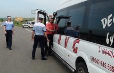 Transportatorii de persoane luați la „puricat” de polițiștii botoșăneni