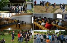 Fotografi din patru judeţe în Tabăra Foto Ipotești „Căutându-l pe Eminescu” - FOTO