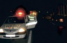 Dosar penal pentru un tânăr de 19 ani care s-a urcat băut la volan și s-a oprit cu mașina într-un stâlp