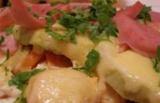 Legume gratinate cu șuncă și cașcaval