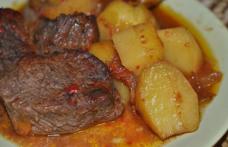 Friptură la tavă cu sos