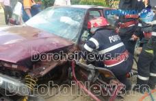 Accident grav la Darabani! Tânăr rămas încarcerat după ce autoturismul s-a izbit într-un cap de pod - FOTO