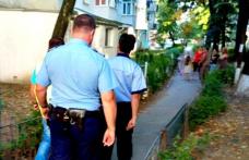 Un copil de trei ani se zbate între viață și moarte după ce a căzut de la etajul patru