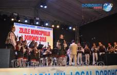 Momente de folclor la Zilele Municipiului Dorohoi 2016 cu Ilie Caraș, Ștefania Rareș și Ansamblul „Mugurelul” – FOTO