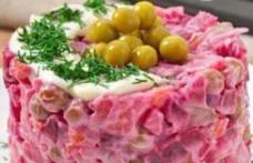 Salată de sfeclă roșie cu piept de pui și maioneză