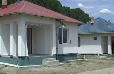 Lucările de reconstrucţie la peste 40 de case distruse de inundaţii nu au început nici până la această dată