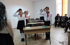 JOS PĂLĂRIA, „REGINA MARIA”! Sub semnul păcii și al cooperării între generații la Liceul „Regina Maria” Dorohoi - FOTO