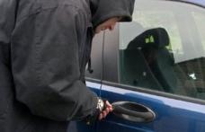 Doi tineri din Dorohoi depistați în timp au sustras electronice din autoturisme