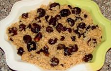 Mâncare de prune uscate cu orez