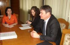 Primarul comunei Prăjeni, invitat de prefect să explice situaţia din comună după ce mai mulţi locuitori s-au plâns de licitaţiile cu pământuri