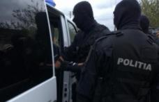 Percheziţii la locuinţa unui tânăr bănuit de comiterea unei infracţiuni de furt