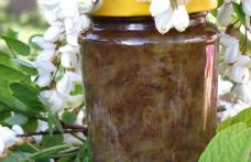 Dulceaţă din flori de salcâm: cea mai simplă reţetă. Va ieşi delicioasă!
