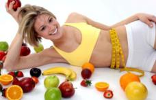 5 exerciții care te scapă de colăceii de pe abdomen, fără dietă