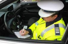 Un şofer în stare de ebrietate a lovit o maşină oprită pentru a acorda prioritate
