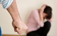 Mandat de executare! Bărbat ridicat de polițiști pentru violență în familie