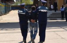 Autor al mai multor furturi, identificat şi reţinut de poliţişti