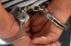 Dorohoian reţinut pentru 30 de zile după ce a tâlhărit un bărbat în scara unui bloc 