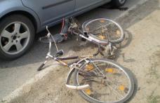 Minor rănit grav după ce a intrat în intersecție, cu bicicleta, fără să se asigure