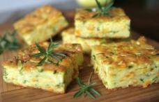 Tartă aperitiv cu dovlecei şi morcovi