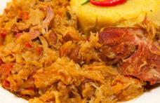 Varză nouă cu ceafă de porc