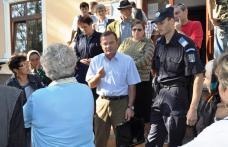 Protest în faţa Primăriei din Dorohoi - VIDEO/FOTO