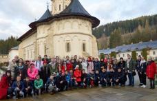 Bucurii, emoții, încercări, solidaritate și prietenii toate înmănunchiate în excursia „CARTEA UNEȘTE INIMI” - FOTO