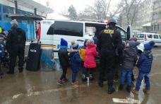 Ziua porților deschise și avansări în grad de „Ziua Poliției Române” la Botoșani - FOTO