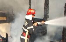 Depozit de furaje cuprins de flăcări la Corlăteni