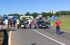 Motociclist rănit grav după ce a fost lovit puternic de o autoutilitară pe drumul Botoșani-Suceava