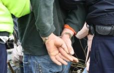 Tânăr arestat pentru furt din autoturisme