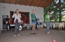 Trupa HI-Q a făcut senzaţie la Zilele comunei Cristineşti - VIDEO | FOTO