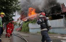 Patru gospodării cuprinse de flăcări în prima zi de Rusalii. 40 de pompieri şi voluntari din Botoșani s-au luptat cu focul