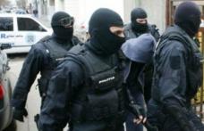 Trei bărbați din Cristinești reţinuți în urma perchezițiilor din această dimineaţă