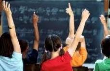 Astăzi elevii revin la cursuri. Vezi structura anului şcolar!