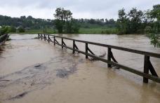 22 de persoane au fost evacuate de pompierii botoșăneni din calea apelor, în cursul zilei de astăzi