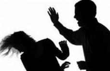 Bărbați reținuți de polițiști pentru violență în familie