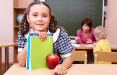 Elevii claselor I-VIII vor primi gratuit mere
