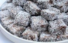Prăjitură cu glazură de ciocolată și nucă de cocos