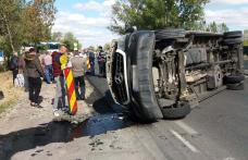 Microbuz cu ruta Dorohoi - Constanța implicat într-un accident cu cinci victime - FOTO
