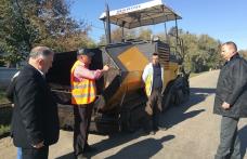 S-a dat startul lucrărilor de asfaltare pe drumul județean Vorona – Poiana - Sarafinești - FOTO
