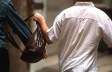Un tânăr de 18 ani s-a ales cu dosar penal după ce a încercat să sustragă poșeta unei femei