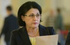 Ecaterina Andronescu: „Vom avea în fiecare sală de clasă o tablă inteligentă și un laptop pe catedră”