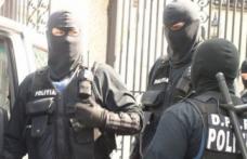 Două mandate de percheziţie domiciliară puse în executare de poliţiştii din Botoșani